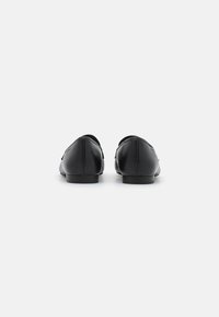 Esprit LOAFER - Sapatos sem atacadores - black