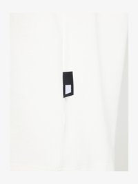 Neselectat, off white