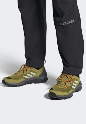 TERREX AX4 HIKING - Fjellsko - green