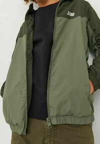 Jack & Jones Junior KAPUZE - Allvädersjacka - forest night