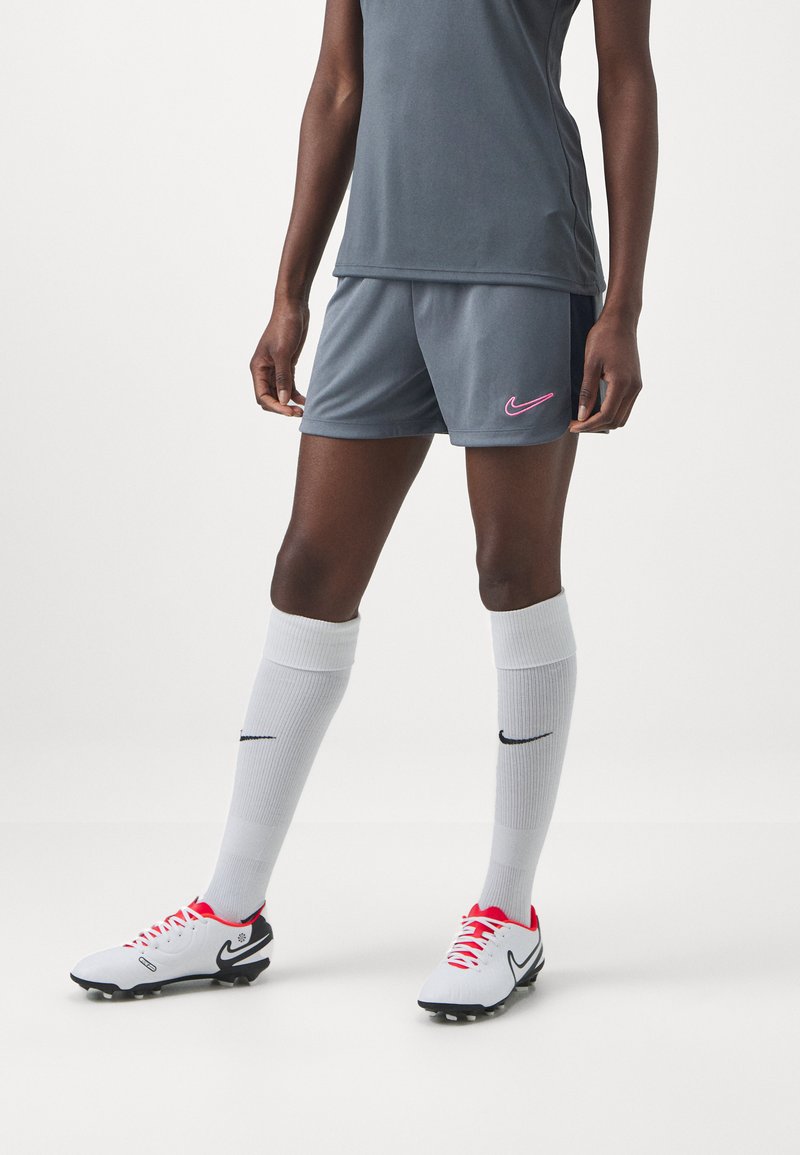 Nike Performance SHORT BRANDED - Sport rövidnadrágok - grau