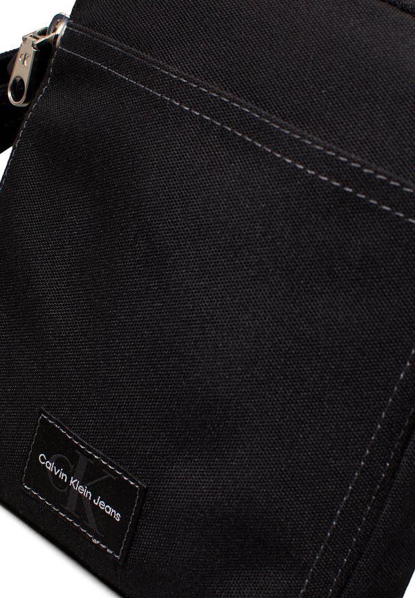 ESSENTIALS REPORTER - Cross body bag4