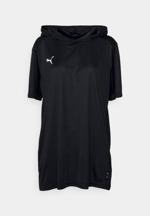 Schwarzes T-Shirt mit kurzen Ärmeln und Kapuze, aus glattem Stoff gefertigt, mit einem kleinen weißen Logo auf der linken Brust und einer lockeren Passform.