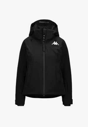 Giacca nera in materiale impermeabile, dotata di cappuccio, chiusura con zip e logo bianco sul petto. Fodera interna testurizzata.