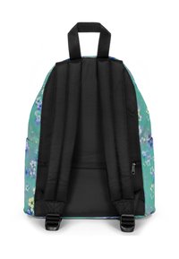 Zaino con motivo floreale nei toni del verde e del blu; tessuto nero per le cinghie e la base; include cinghie imbottite regolabili e tasca con zip.