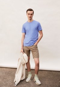 ARMEDANGELS JAAMEL STRUCTURE - T-Shirt basic - blue bloom
