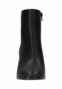 Bottine noire avec une finition en cuir lisse et une fermeture éclair sur le côté pour un accès facile. Le bout arrondi et le design minimaliste accentuent son apparence épurée.