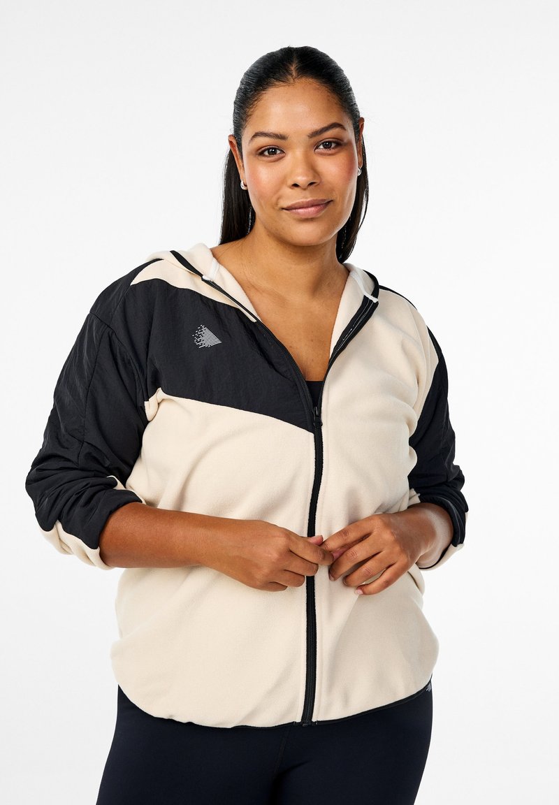 Active by Zizzi - MIT KAPUZE UND TASCHEN - Fleecetakki - birch, Suurenna