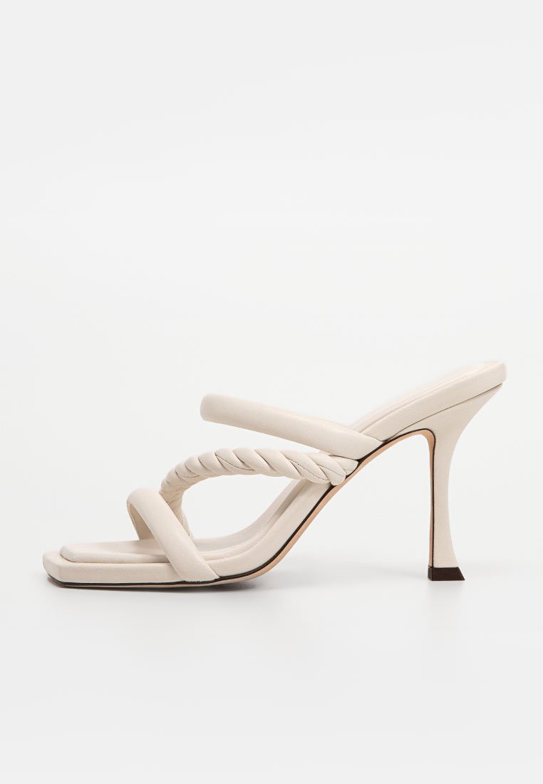 Jimmy Choo Muiltjes met hak crème