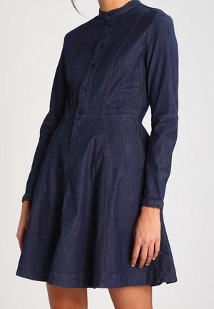 Robe chemise - rinsed denim