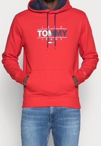 Tommy Jeans Mikina s kapucí - red