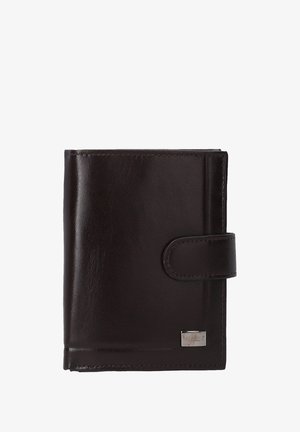 Brązowy skórzany portfel z teksturowaną powierzchnią, prostokątnym kształtem i zapięciem na zatrzask. Posiada małe metaliczne logo z przodu.