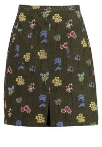 Falda con estampado floral en verde oliva, que presenta flores amarillas, azules y rosas. Diseño estructurado con pliegues frontales y una abertura central.