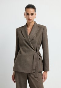 Blazer - brown