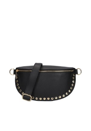 Sac banane en cuir noir avec fermeture éclair dorée, clous ronds dorés le long du bord inférieur, et sangle ajustable avec boucle dorée.