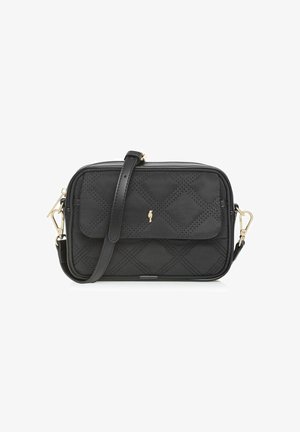 Czarna, pikowana skórzana torba crossbody z przednią klapą, złotymi akcentami metalowymi i regulowanym paskiem. Posiada diamentowy wzór i gładką fakturę.