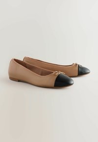 Balerinke - nude toe cap