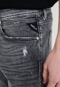 Replay GROVER PANTS - Jeans straight leg - dark grey
