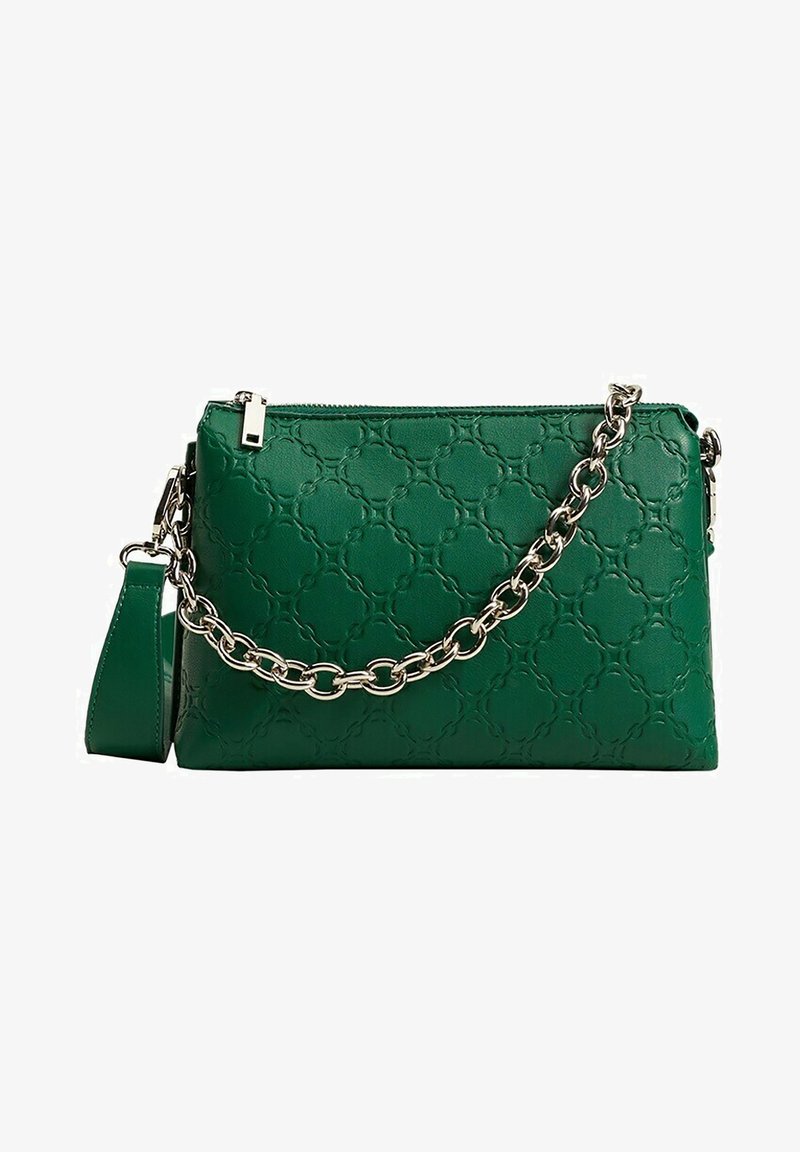 Sac à main en cuir vert embossé avec une lanière chaîne, forme rectangulaire, fermeture éclair supérieure et motif décoratif sur toute la surface.