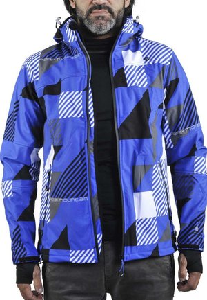 Giacca blu e nera con motivi geometrici, tra cui strisce e forme solide. Presenta un cappuccio, una cerniera frontale e polsini regolabili.