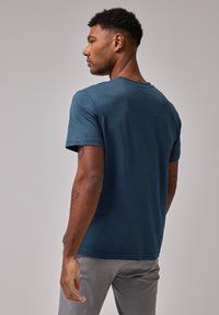 Street One MEN IN UNI - Jednoduché tričko - blau