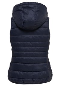 Marinblå pufferväst med en mjuk huva, horisontellt quiltad design och en slät, blank yta. Inga framöppningar eller fickor synliga.