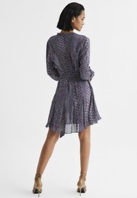 Reiss REGULAR FIT - LUELLA PRINTED - Paitamekko - purple