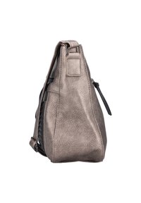 Borsa in bronzo metallico con superficie testurizzata, forma angolare e accenti neri. Dotata di una tracolla regolabile e chiusura con zip.