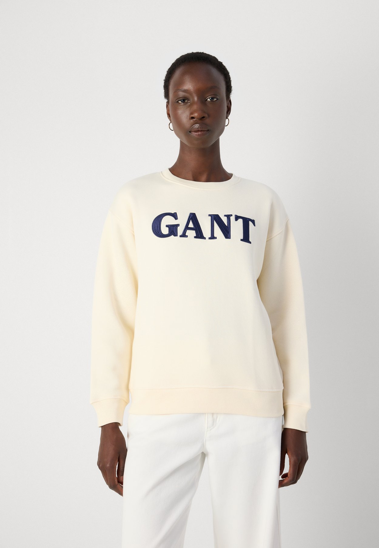 GRAPHIC C NECK