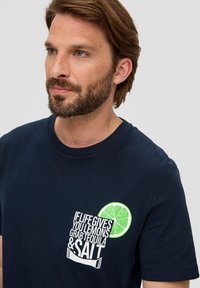 s.Oliver FRONTPRINT - T-shirt print - navy