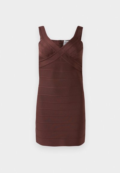 Bordo bezpiedurkņu kleita ar pieguļošu dizainu, kurai raksturīga krustveida detaļa krūtīs un horizontāla ribota tekstūra visā kleitā.