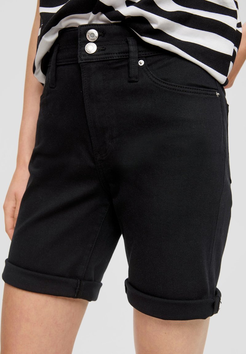 s.Oliver BERMUDA MID RISE - Jeans Shorts - schwarz