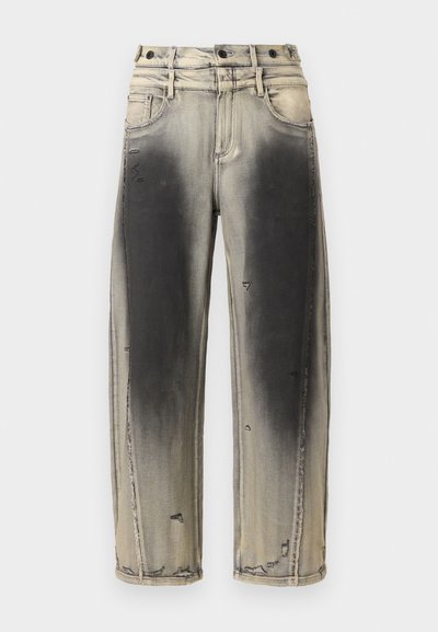 Feng Chen Wang DECONSTRUCTION UNISEX - Vrećaste traperice - black