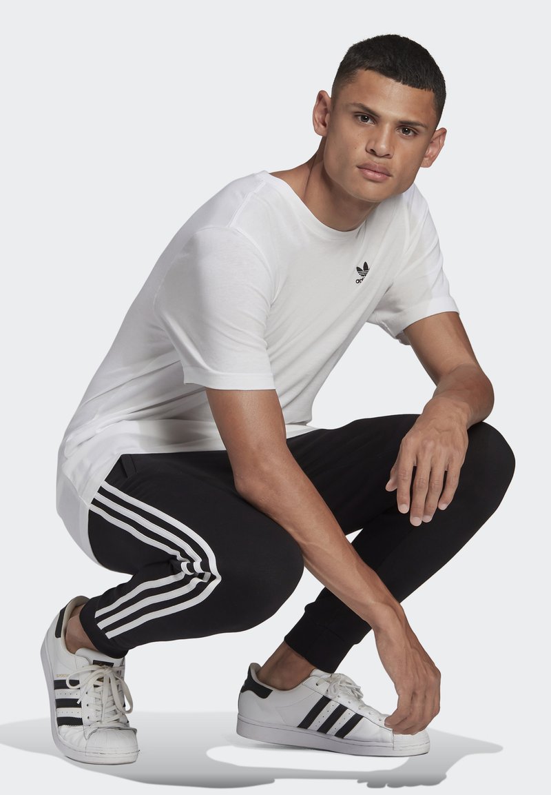 3 stripes adidas pants