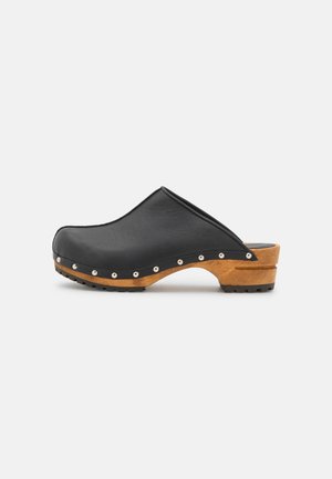 Clogs - black