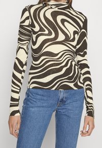 Lindex Longsleeve - dark brown