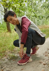 Salomon SUPERCROSS 4 GTX - Pantofi alergare trail - cow hide/syrah/blush