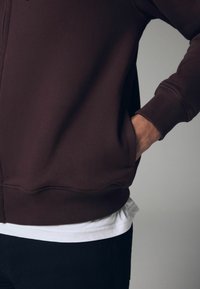 Next PREMIUM RICH - REGULAR FIT - Sudadera con cremallera - burgundy red