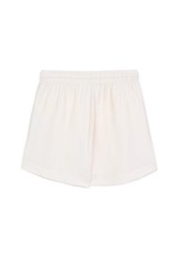 Shorts blancs, légers, à taille élastique avec une coupe ample. Le tissu a une texture lisse et des ourlets plats sans motifs ni accents visibles.