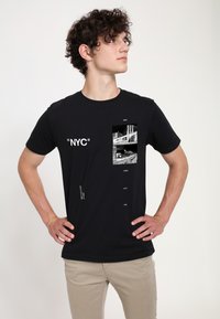 Henry Tiger NEW YORK czarny