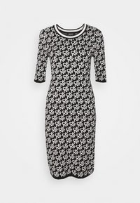 Robe noire mi-longue aux genoux avec manches trois-quarts présentant un motif répété du logo blanc "DKNY" et un col et des poignets contrastants.