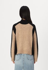YAS YASTRISTO  - Camisola - desert taupe/black