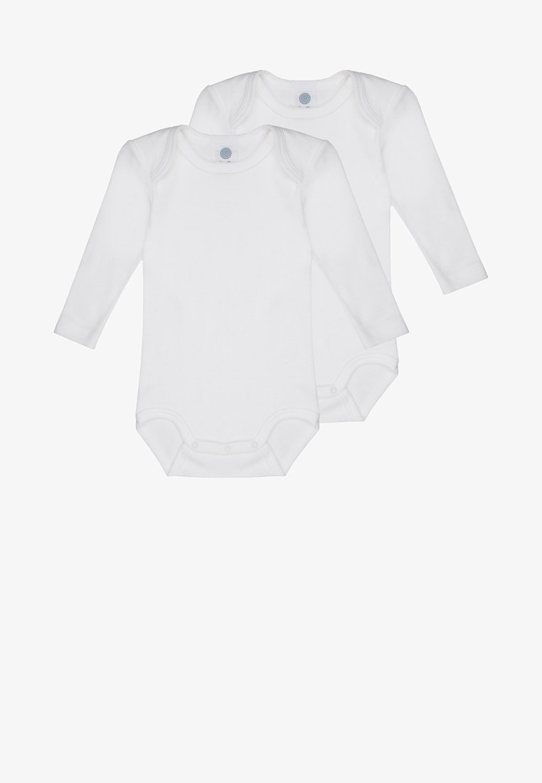 Set av to hvite bomulls langermede bodyer, med trykknapper i bunnen og ribbede mansjetter. Rund halsdesign.