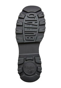 Suela de zapato de goma negra con patrón de textura, que presenta el logotipo circular de "Buffalo" y secciones elevadas para mejorar el agarre y la durabilidad.