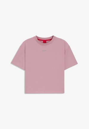 Hellblaues kurzärmeliges Crop-Top mit Rundhalsausschnitt, kleinem, zentrierten "HUGO"-Logo auf der Vorderseite und roten Marken-Ausschnittdetails.