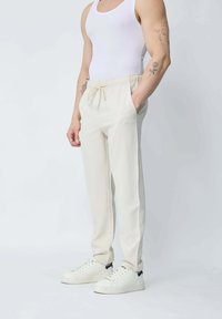 FRILIVIN UNI - Pantalon classique - beige