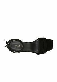 Schwarze Wildleder-Peeptoe-Sandaletten mit hohem Absatz, ausgestattet mit einem runden Knöchelriemen und einer glatten Lederinnensohle mit goldener Markenprägung.