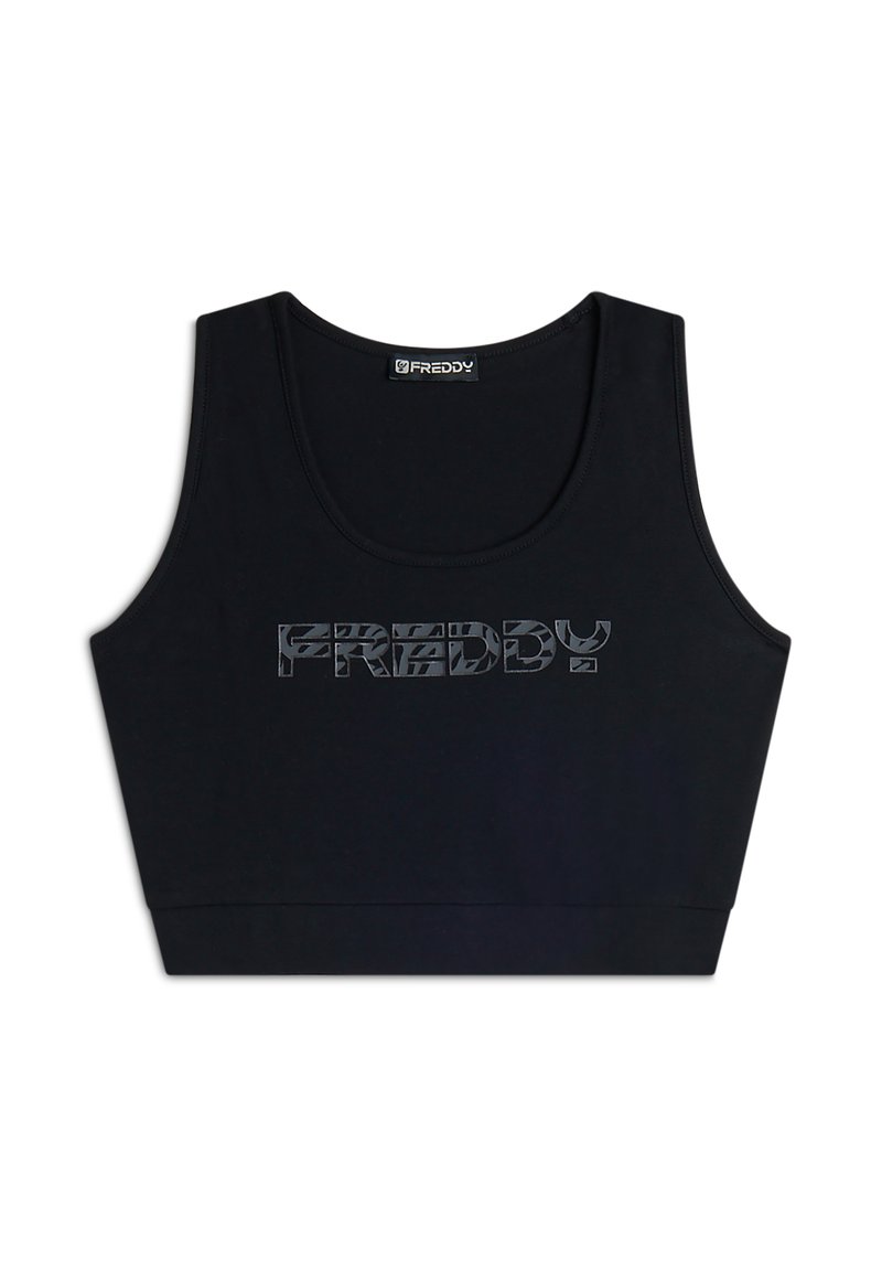 Crop top nero realizzato in tessuto morbido, con una scollatura ampia e un audace logo "FREDDY" in un design a pattern sul davanti.