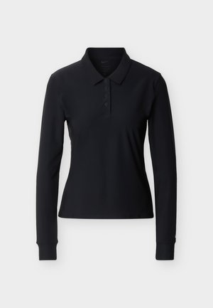 Musta pitkähihaisen poolopaidan kaulus ja neljä nappia edessä, esillä yksinkertaisella vaaleanharmaalla taustalla.