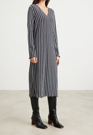 Sukienka koktajlowa